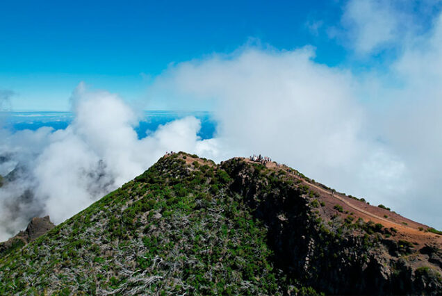 madeira-island-sunrise-watching-pico-arieiro-pico-ruivo-hike-madeira-taxi-00