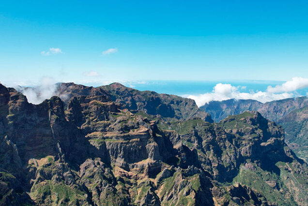 madeira-island-sunrise-watching-pico-arieiro-pico-ruivo-hike-madeira-taxi-01