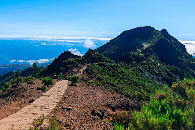 madeira-island-sunrise-watching-pico-arieiro-pico-ruivo-hike-madeira-taxi-03